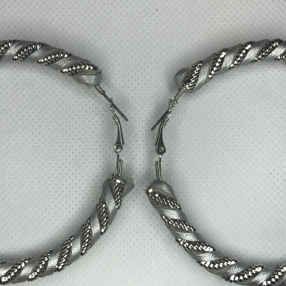 SiLVER EARRINGS ✨✨✨ - Picture 4 of 4